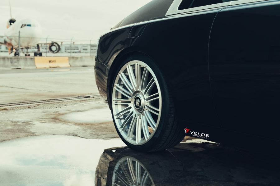 Детали экстерьера Rolls-Royce Wraith on Velos Wheels (CRS15) 2019 года  (фото 3 из 17)